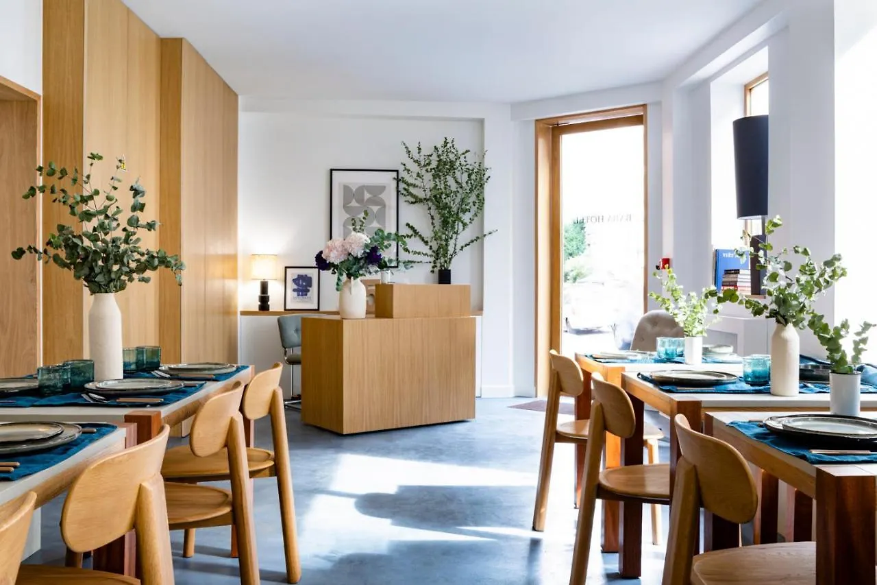 **  Baba Hotel Paris France